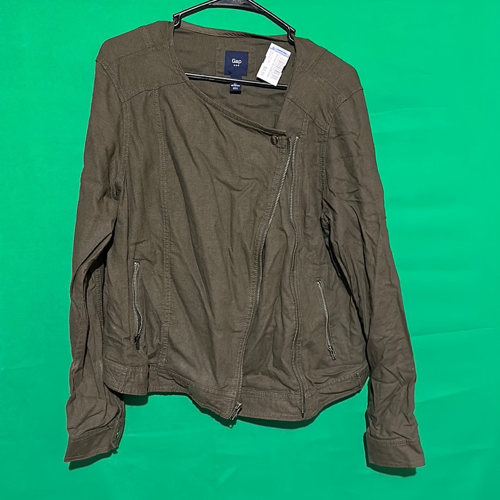 Gap shirt / blouse never worn